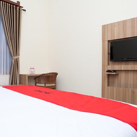 Reddoorz Plus Near Pasundan University Bandung Bagian luar foto