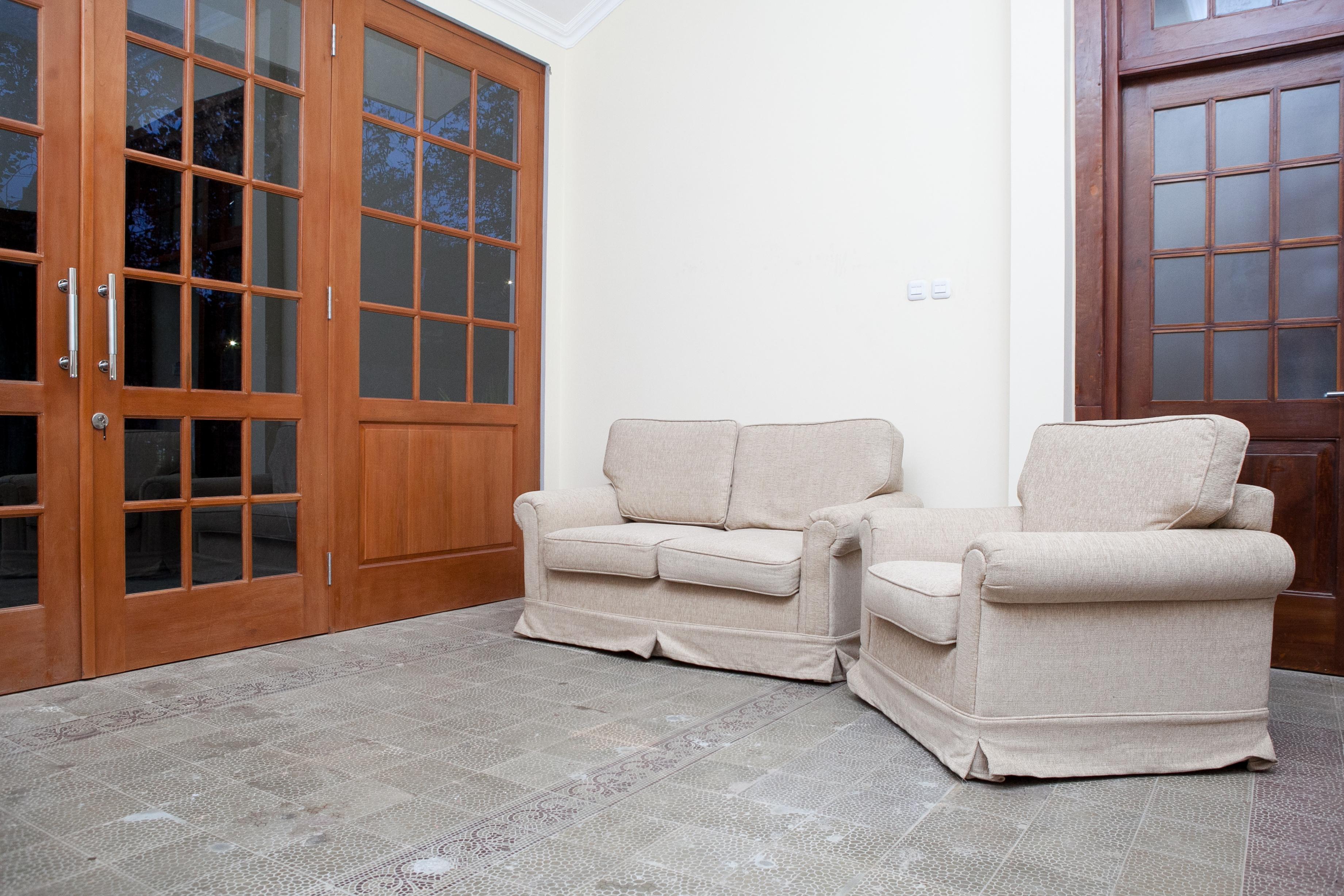 Reddoorz Plus Near Pasundan University Bandung Bagian luar foto