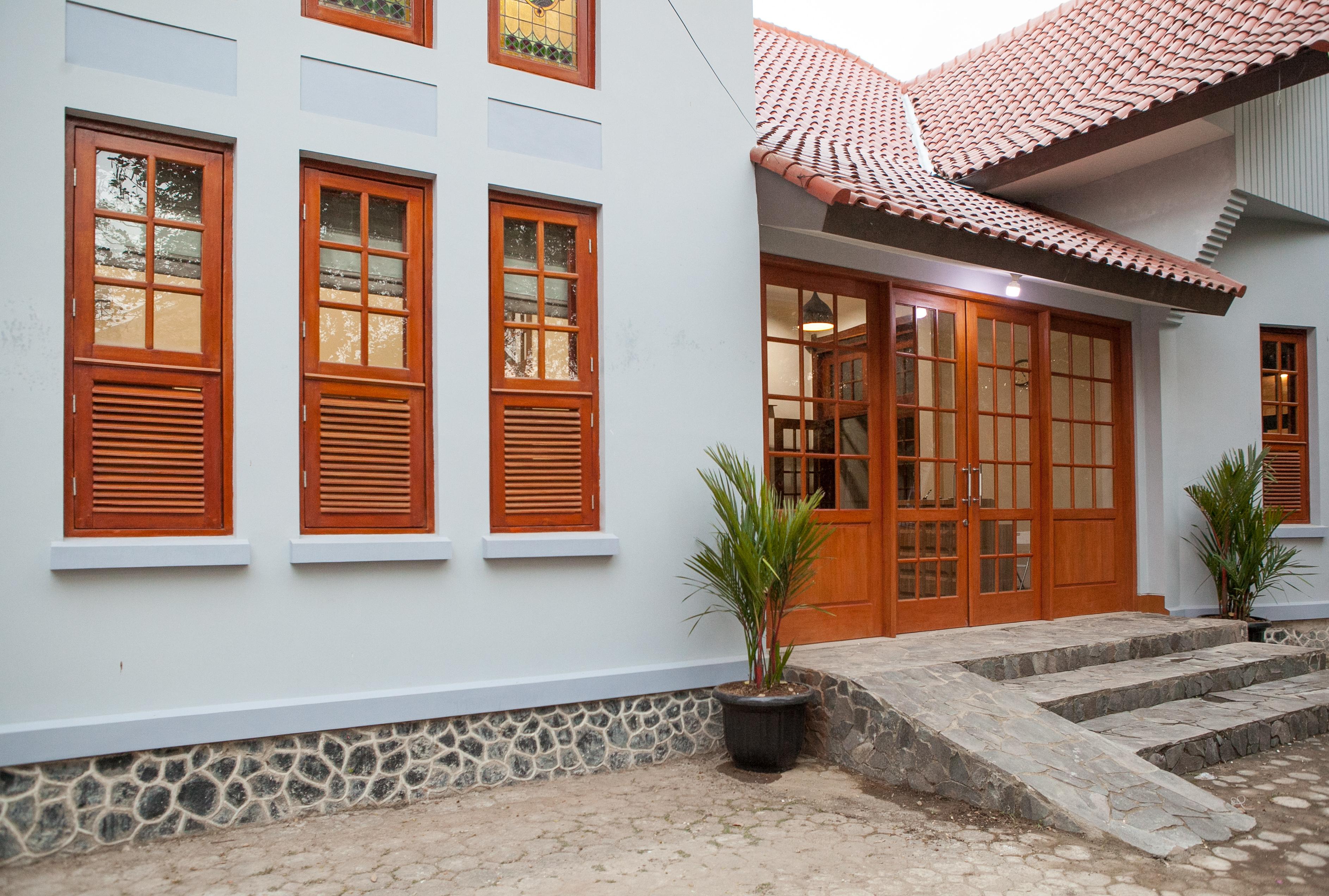 Reddoorz Plus Near Pasundan University Bandung Bagian luar foto