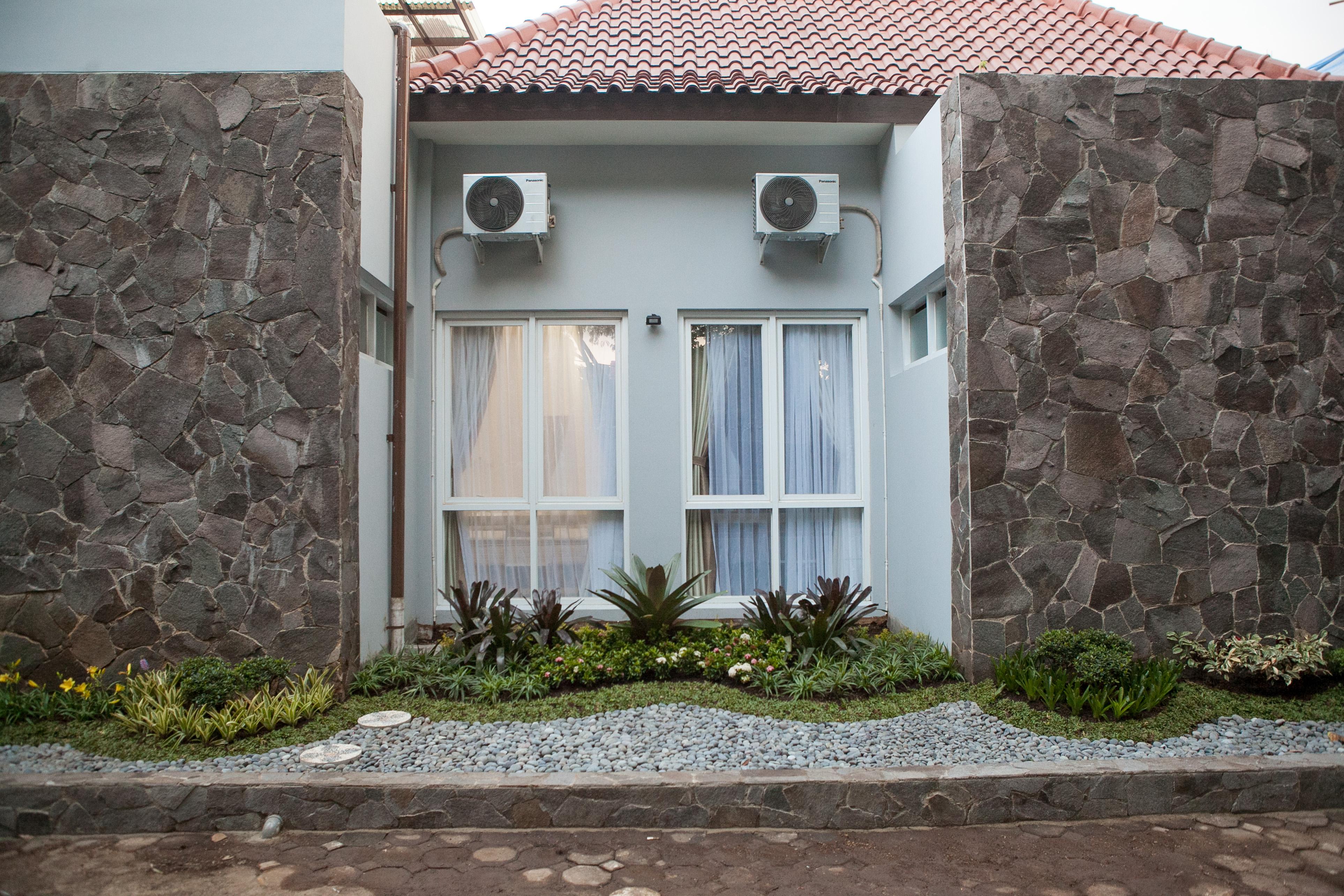 Reddoorz Plus Near Pasundan University Bandung Bagian luar foto