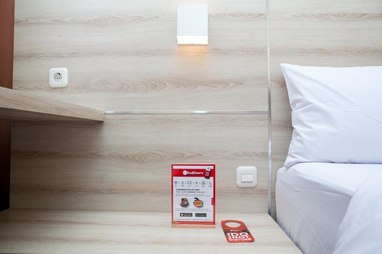 Reddoorz Plus Near Pasundan University Bandung Bagian luar foto