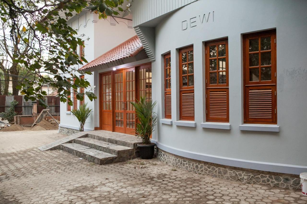 Reddoorz Plus Near Pasundan University Bandung Bagian luar foto