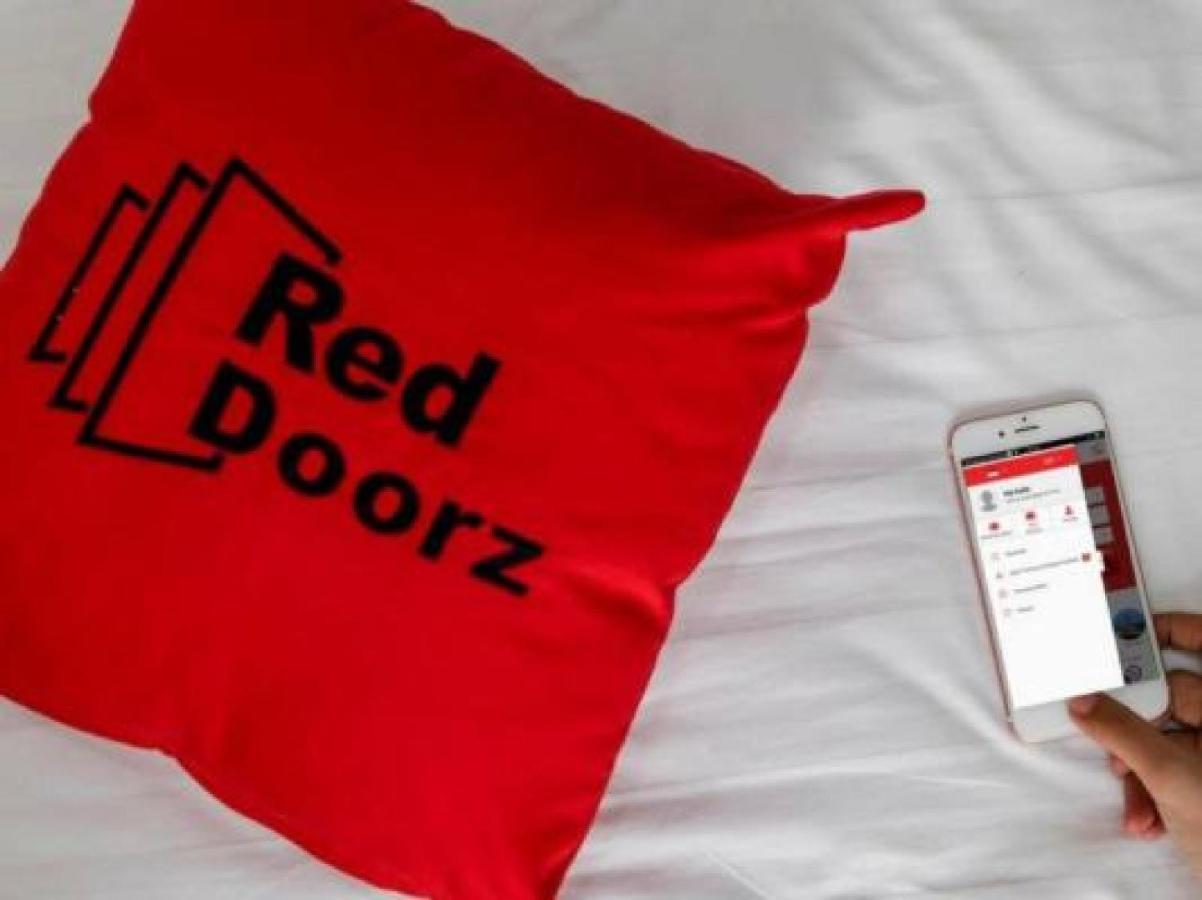 Reddoorz Plus Near Pasundan University Bandung Bagian luar foto
